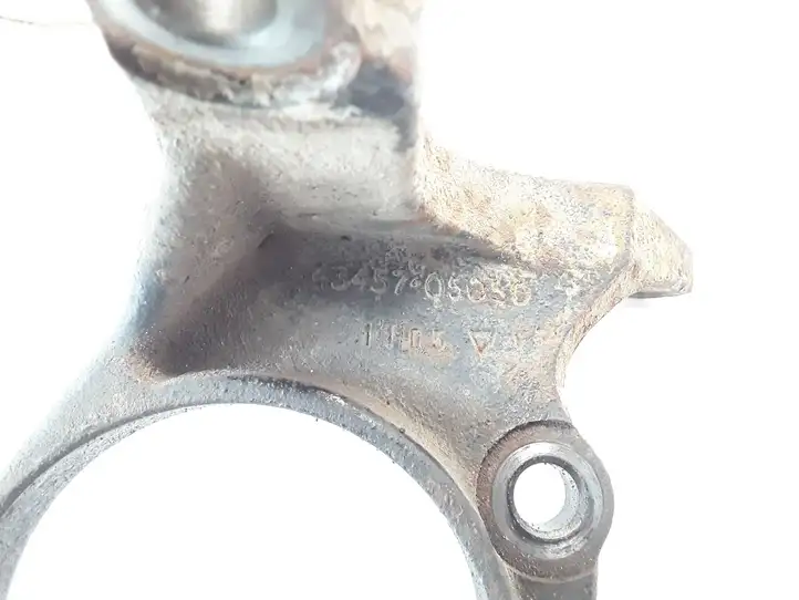 Toyota Avensis T250 (2006 - 2009) 4345705050 Кронштейн подвесного подшипника — фото 5