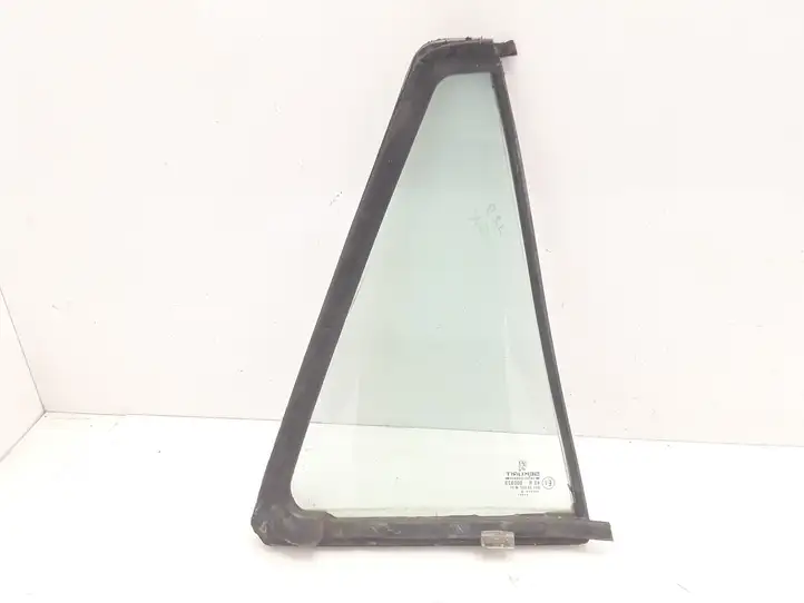 Peugeot 406 (1999 - 2006)  43R000929 Маленькое стекло 