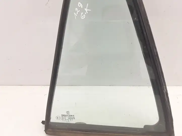 Peugeot 406 (1999 - 2006)  43R000929 Маленькое стекло 