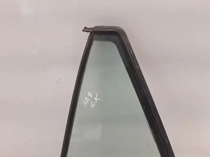 Peugeot 406 (1999 - 2006)  43R000929 Маленькое стекло 