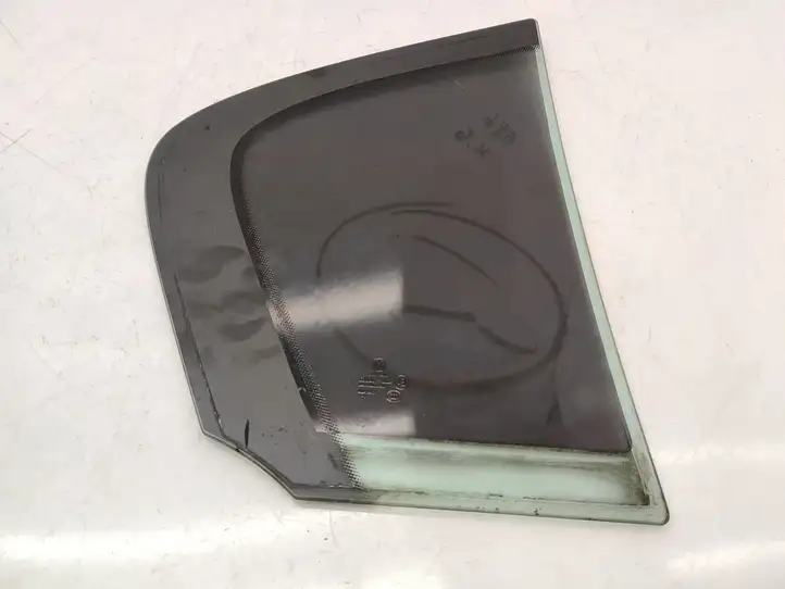 Volkswagen PASSAT B7 (2011 - 2014) 43R00082 Форточка двери — фото 6