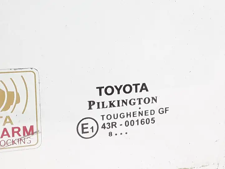 Toyota Avensis T270 (2009 - 2012) 43R001605 Стекло передней двери — фото 2