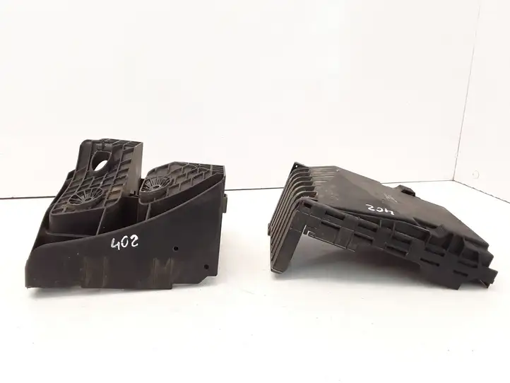 Seat Toledo III (5P) (2004 - 2009) 1K0937132F Крышка ящика предохранителей — фото 3