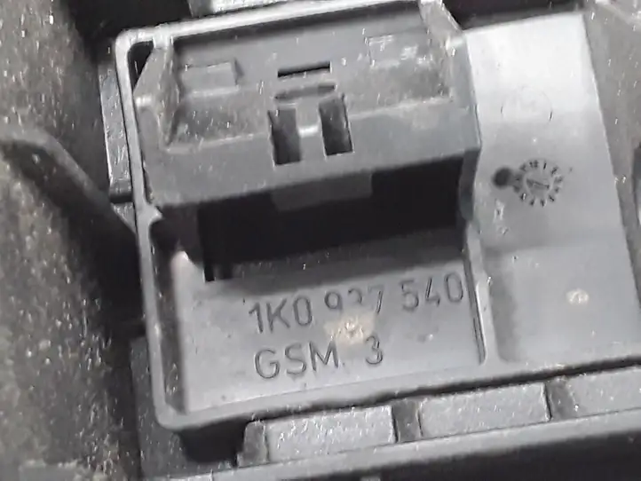 Seat Toledo III (5P) (2004 - 2009) 1K0937132F Крышка ящика предохранителей — фото 5