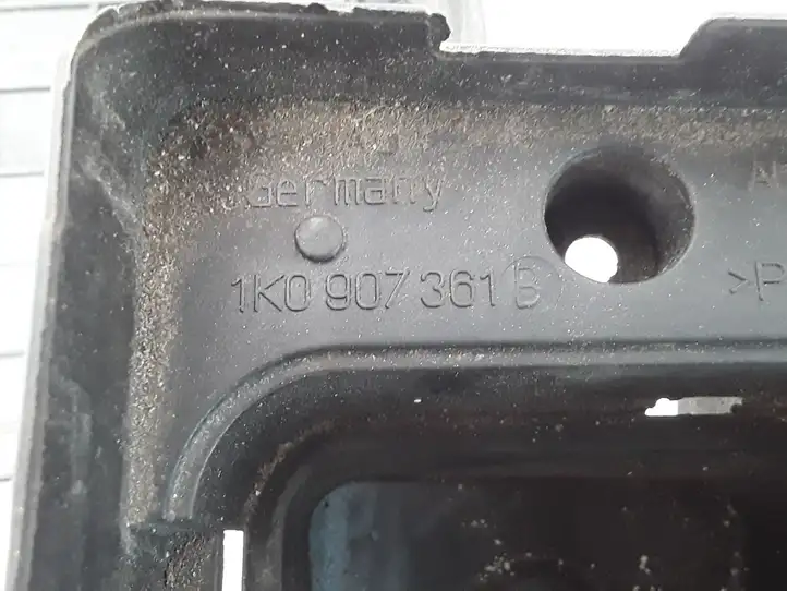 Seat Toledo III (5P) (2004 - 2009) 1K0937132F Крышка ящика предохранителей — фото 8