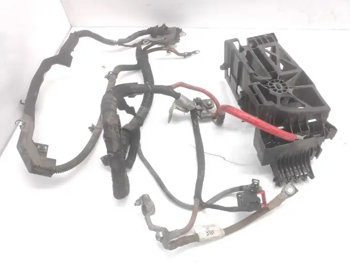 Opel Astra H (2004 - 2009) 55561063 Клеммный узел плюсовых проводов — фото 1