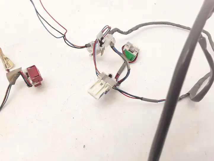 Toyota Avensis T270 (2009 - 2012)  2464900072 Другой проводник