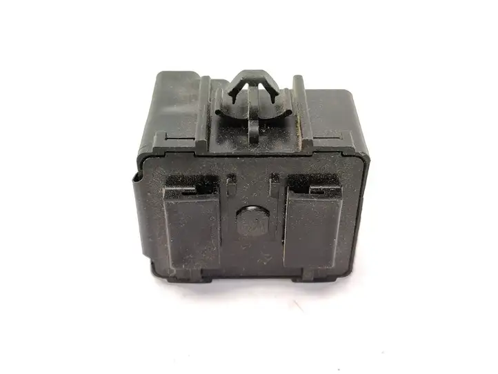 Toyota Avensis T250 (2006 - 2009) 8665013010 Реле дневных фонарей — фото 4