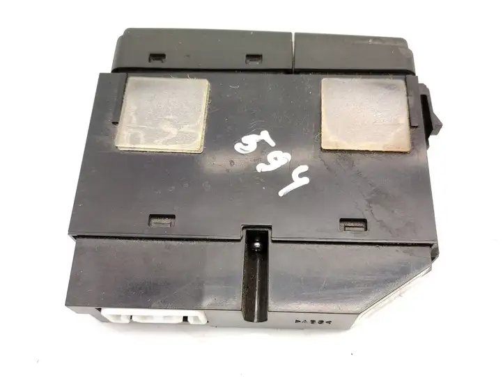 Toyota Avensis T250 (2006 - 2009) 8479005130 Кнопка обогрева стекла — фото 3
