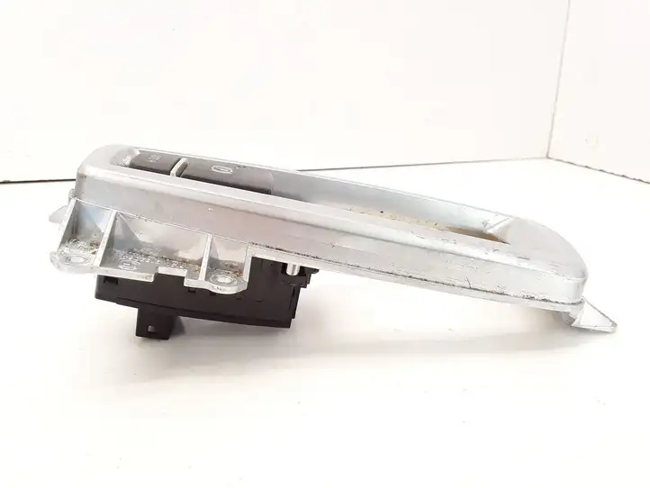 BMW 5 F10 F11 (2009 - 2016) 9217594 Кнопка ручного тормоза — фото 3