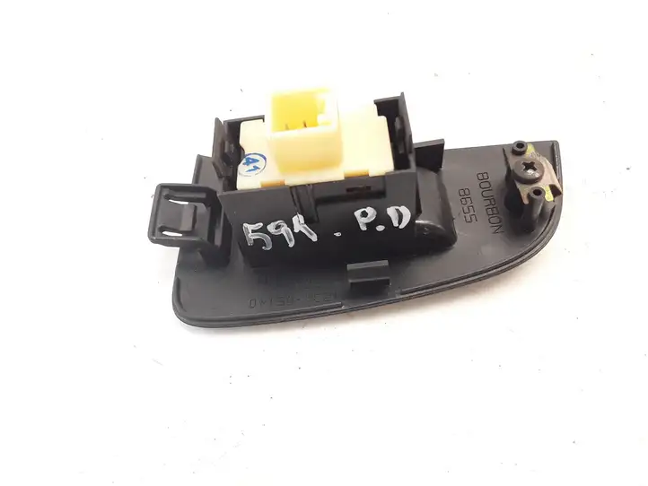 Toyota Avensis T250 (2006 - 2009) 7423105140 Блок кнопок стеклоподъемников — фото 3