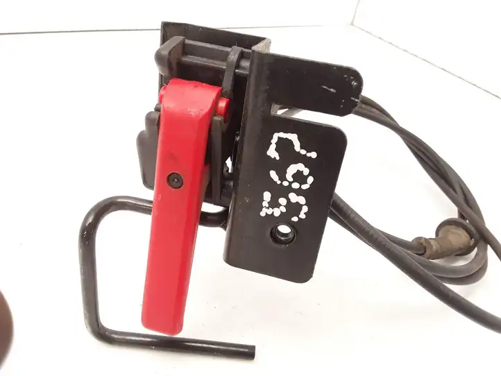 Citroen Berlingo (2003 - 2007)   Ручка капота