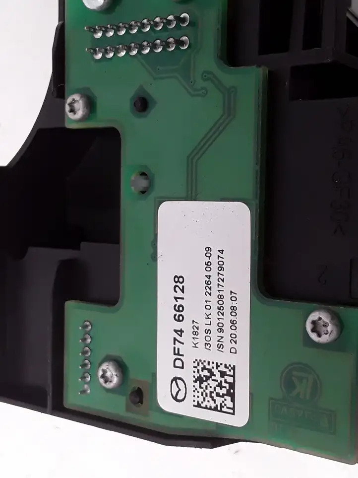 Mazda 2. (2007 - 2010)  DF7466128 Ручка стеклоочистителей