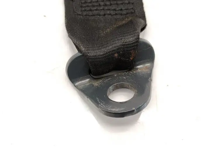 Peugeot 206 (1998 - 2012)  2185292 Задний средний замок ремня