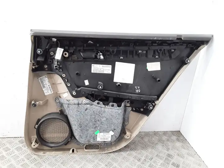 Volkswagen PASSAT B7 (2011 - 2014) 3AE867211 Обшивка задней двери — фото 4