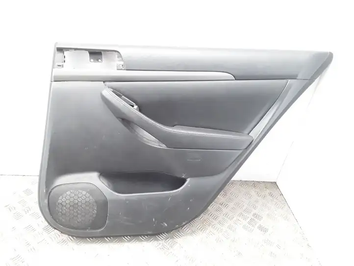 Toyota Avensis T250 (2006 - 2009) 6763005A30B0 Обшивка задней двери — фото 1