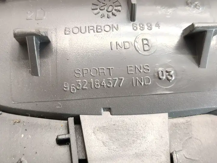 Peugeot 206 (1998 - 2012) 9632184377 Боковой воздушный дефлектор — фото 3