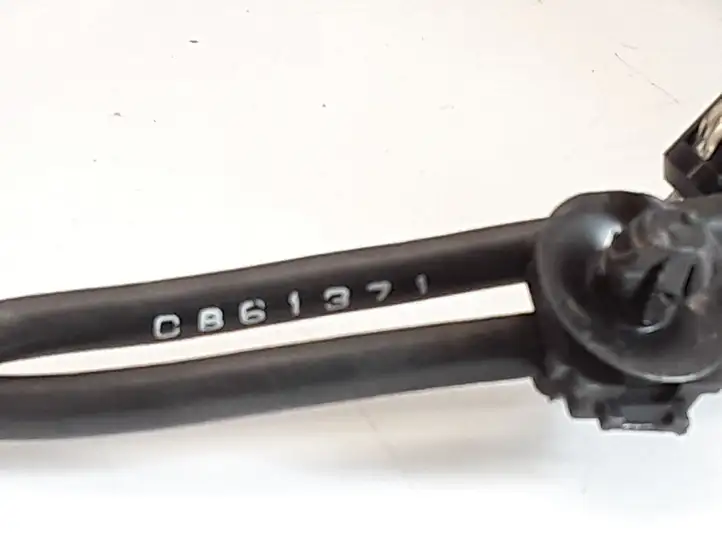 Mazda 2. (2007 - 2010)  C861371 Радио антенна