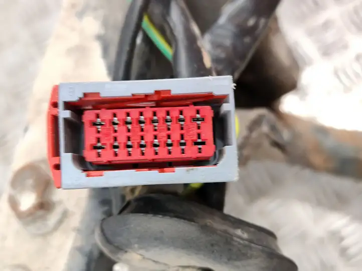 Citroen C5 (2004 - 2008)  9653200980 Съемный крюк