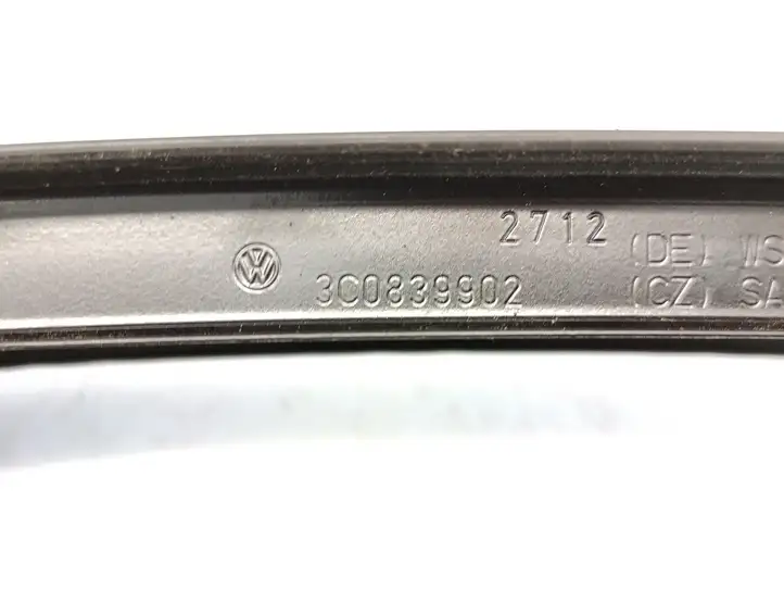 Volkswagen PASSAT B7 (2011 - 2014) 3C0839902 Накладка стекла задней двери — фото 2