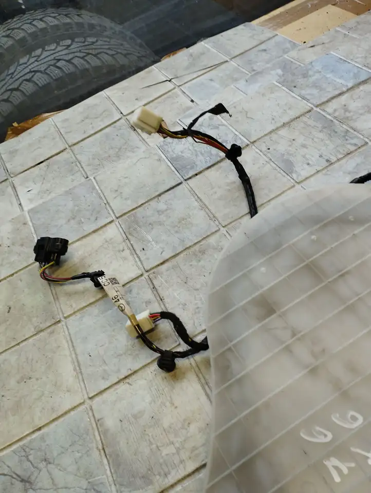 Mazda 5 (2005 - 2010) Проводка раздвижной двери — фото 2