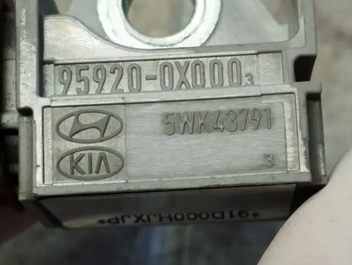 Hyundai i20 (PB PBT) (2008 - 2012) 959200X0003 Датчик удара SRS — фото 2