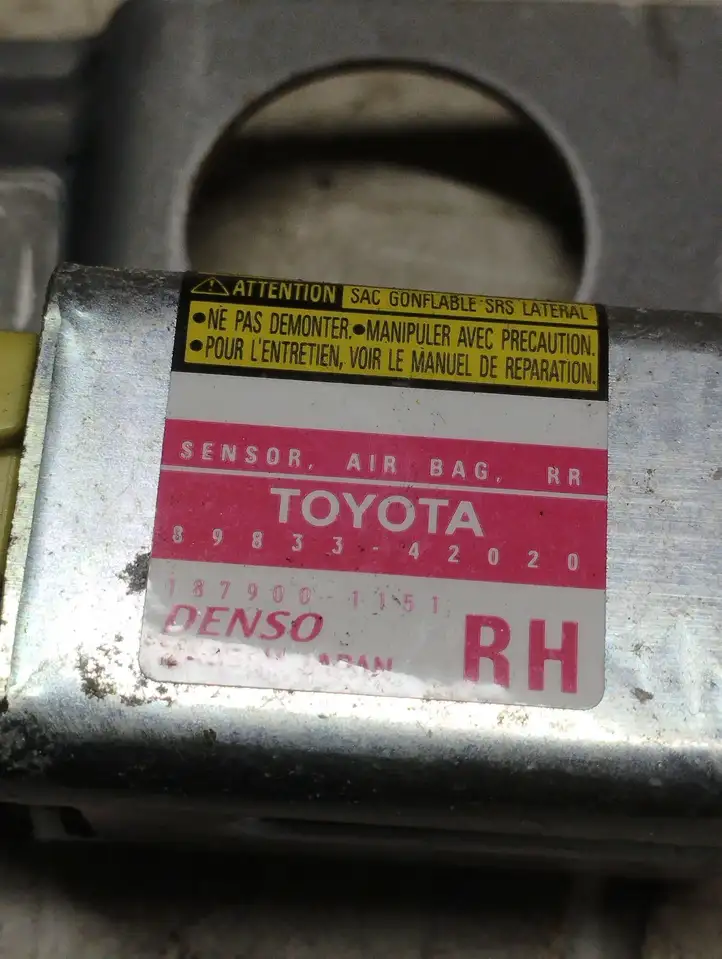 Toyota RAV 4 (XA20) (2000 - 2005) 8983342020 Датчик удара SRS — фото 2