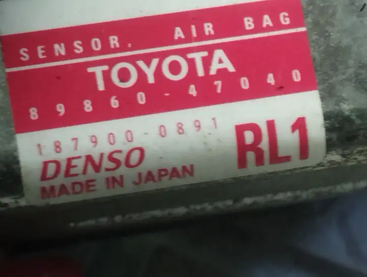 Toyota Prius (XW20) (2003 - 2009) 8986047040 Датчик удара SRS — фото 5