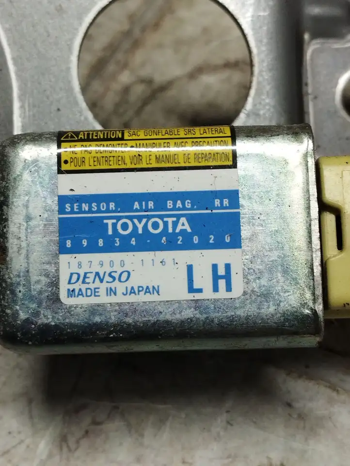 Toyota RAV 4 (XA20) (2000 - 2005) 8983442020 Датчик удара SRS — фото 2