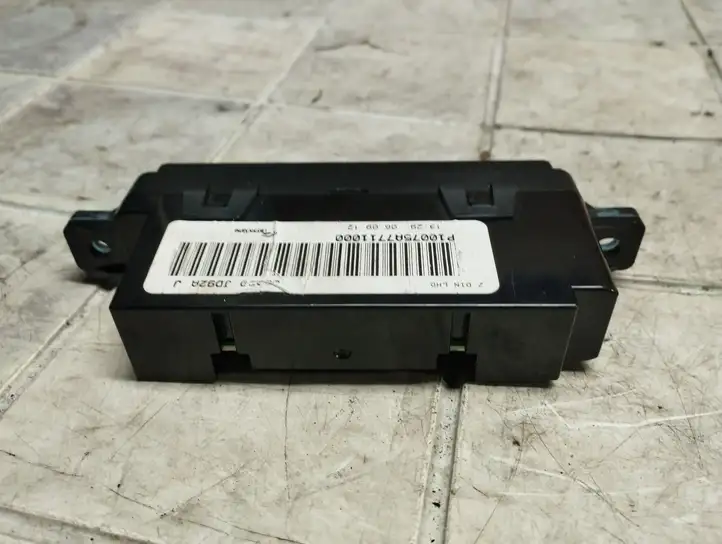 Nissan Qashqai (2006 - 2010) P10075A7711000 Реле предупреждения об ремнях безопасности — фото 3