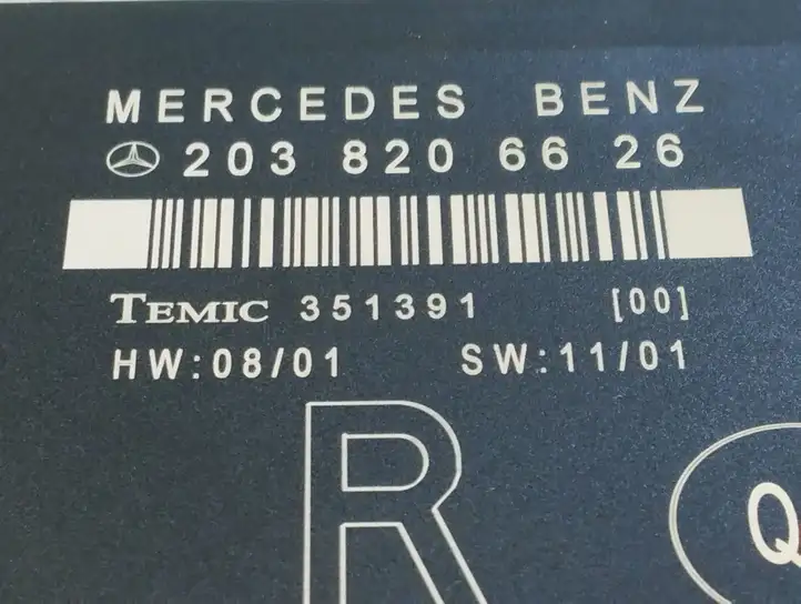 Mercedes-Benz C W203 (2000 - 2007) 2038206626 Блок управления дверью — фото 2
