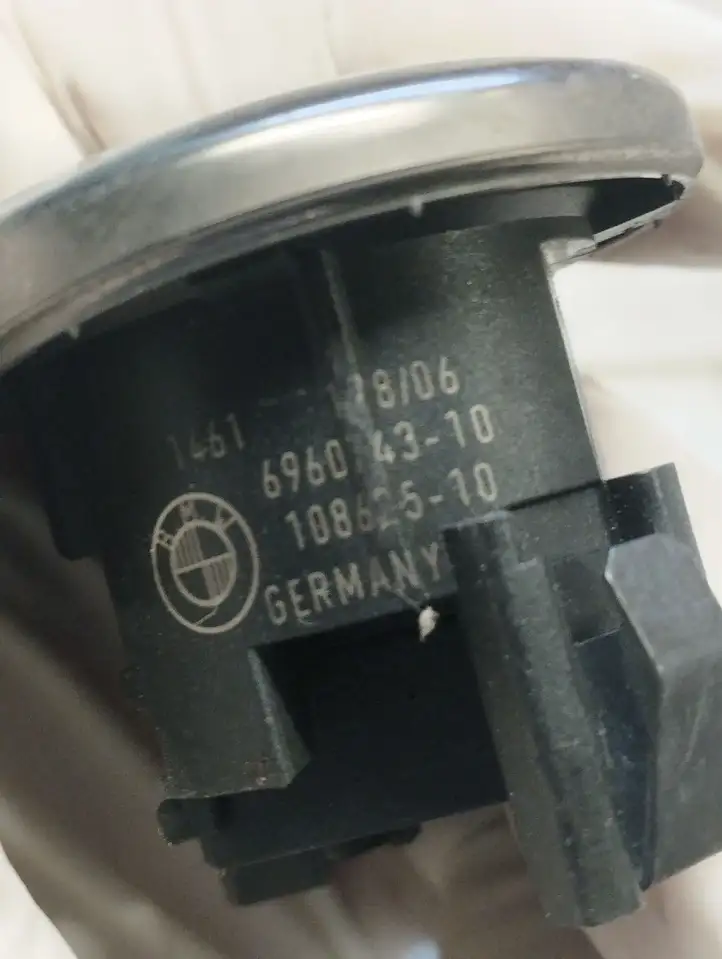 BMW 5 E60 E61 (2004 - 2010)  696074310 Включатель зажигания и стартера