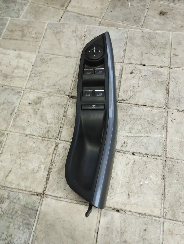 Ford Focus (2011 - 2015) AM5T14A132AA Кнопка стеклоподъемников — фото 1