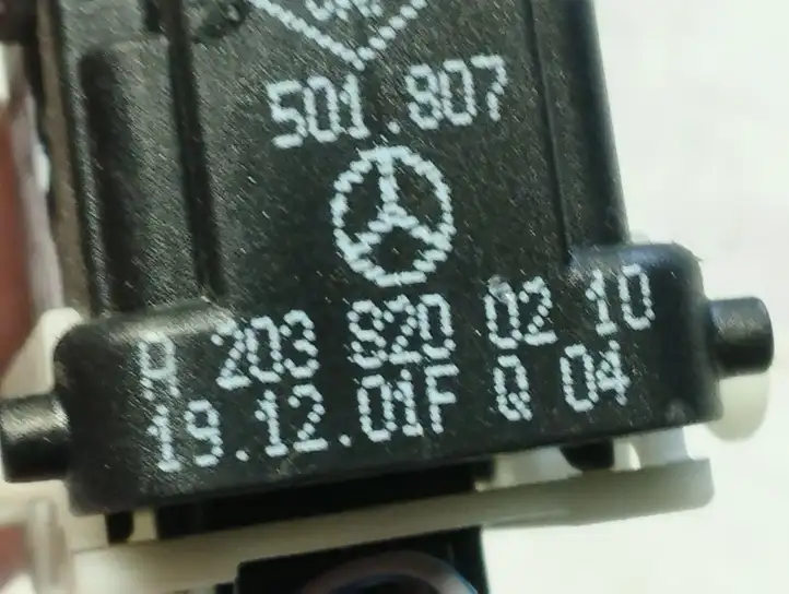 Mercedes-Benz C W203 (2000 - 2007) A2038200210 Блок кнопок стеклоподъемников — фото 2