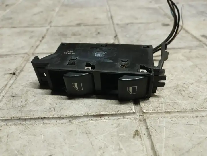 BMW 3 E46 (1998 - 2005) 6902179 Кнопка стеклоподъемников — фото 1