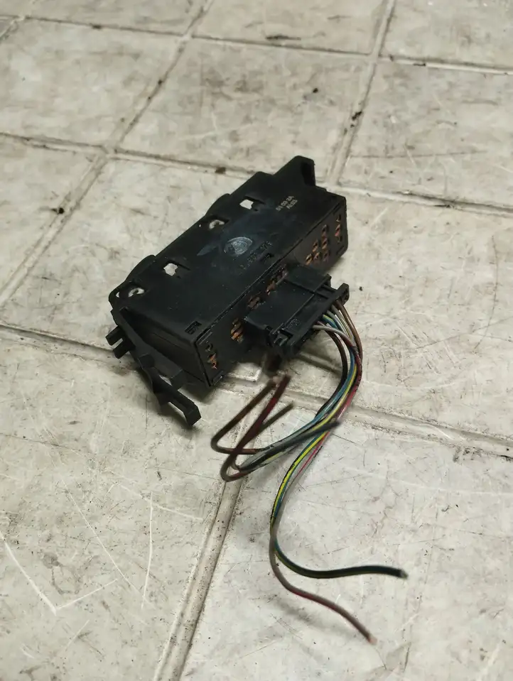 BMW 3 E46 (1998 - 2005) 6902179 Кнопка стеклоподъемников — фото 3