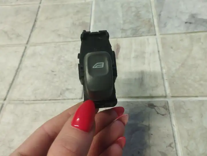 Volvo V70 (2000 - 2004)  9472275 Кнопка стеклоподъемников