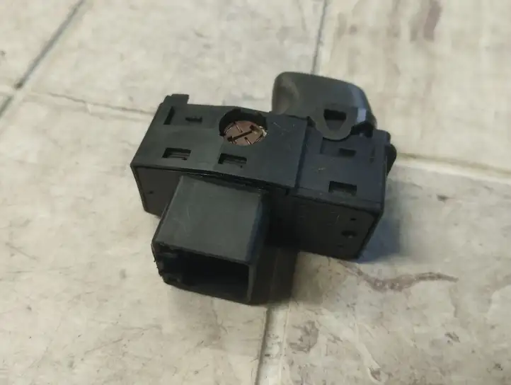 Volvo V70 (2000 - 2004)  9472275 Кнопка стеклоподъемников