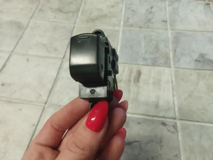 Nissan Note (E11) (2006 - 2014)  25411ED00A Кнопка стеклоподъемников