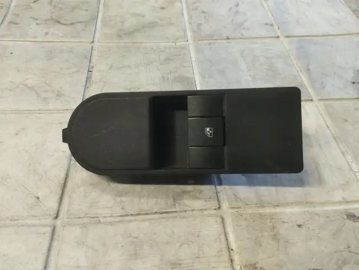 Opel Astra (2004 - 2009)  13183675 Кнопка стеклоподъемников