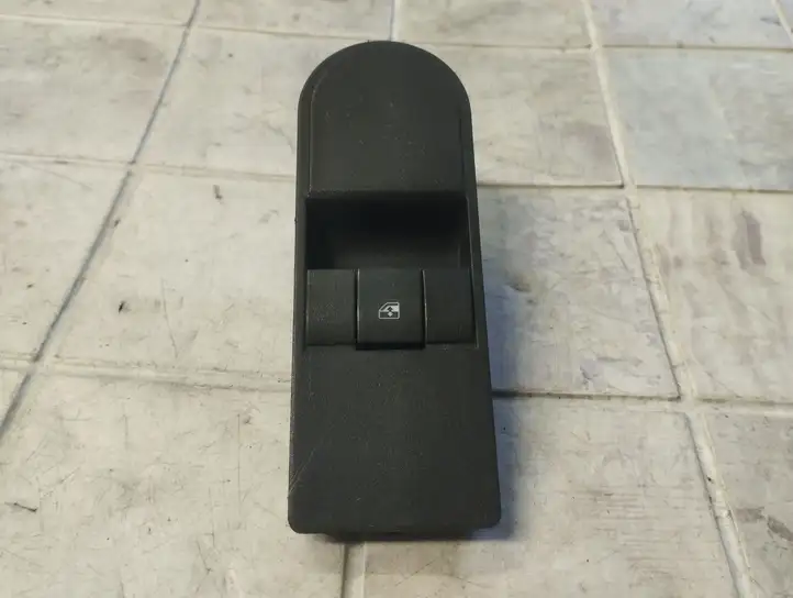 Opel Astra (2004 - 2009)  13183675 Кнопка стеклоподъемников