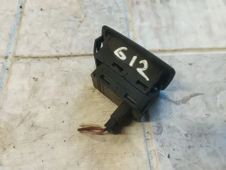 BMW 3 E90 E91 (2005 - 2012) 159798001606C Кнопка стеклоподъемников — фото 3