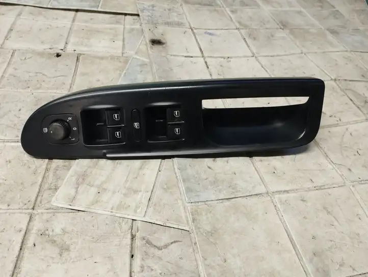 Volkswagen PASSAT B6 (2005 - 2010) 3C1867171B Блок кнопок стеклоподъемников — фото 1