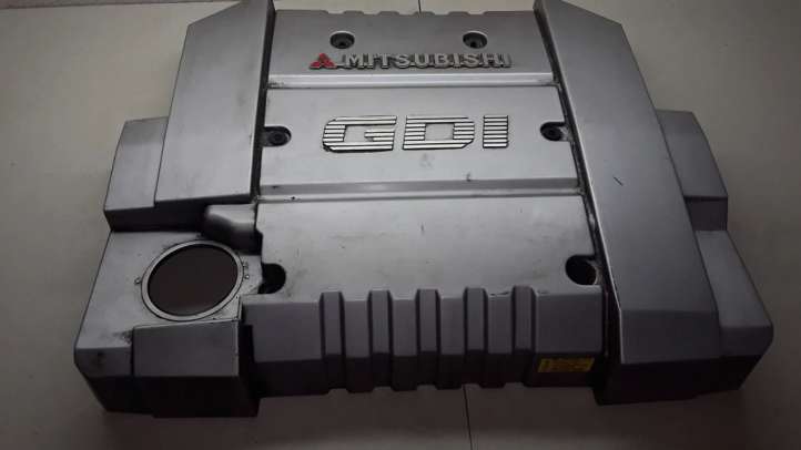 MD347865 Mitsubishi Carisma Variklio dangtis (apdaila)