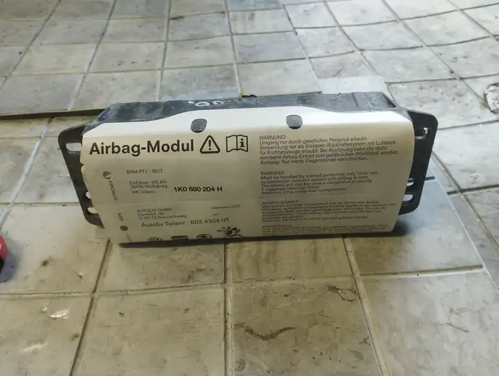 Volkswagen Golf Plus (2004 - 2008) 1K0880204H Подушка безопасности пассажира — фото 1