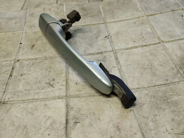 Mazda 6. (2002 - 2005)   Наружная ручка