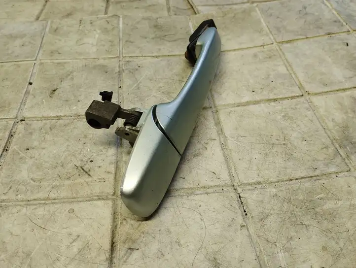 Mazda 6. (2002 - 2005)   Наружная ручка