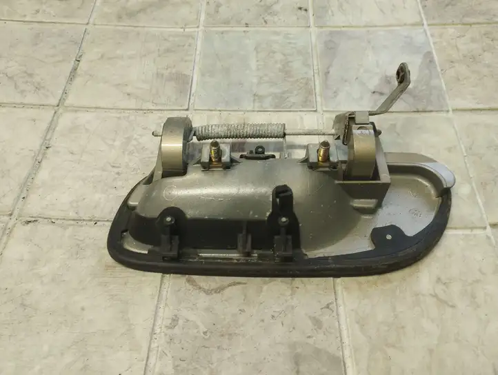 Volvo S60 (2004 - 2010)   Наружная ручка