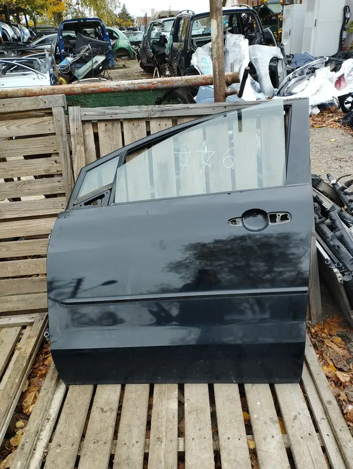 Mazda 5 (2005 - 2010) Дверь — фото 1