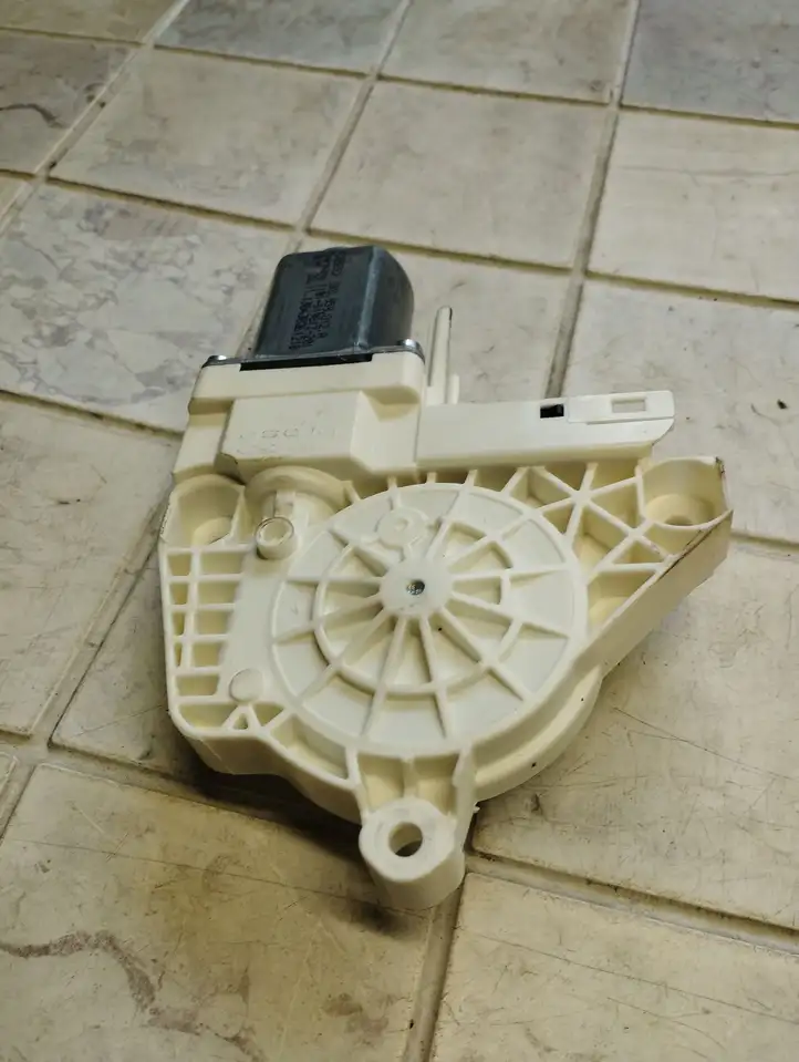 Audi A6 C7 (2011 - 2014) 8K0959812A Стеклоподъемник задней двери — фото 4